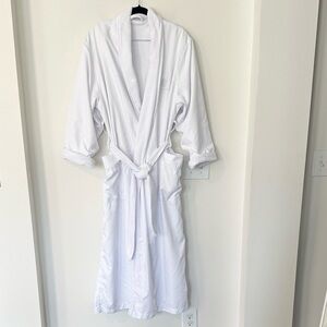 The Ritz Carlton White Presidential Robe O/S